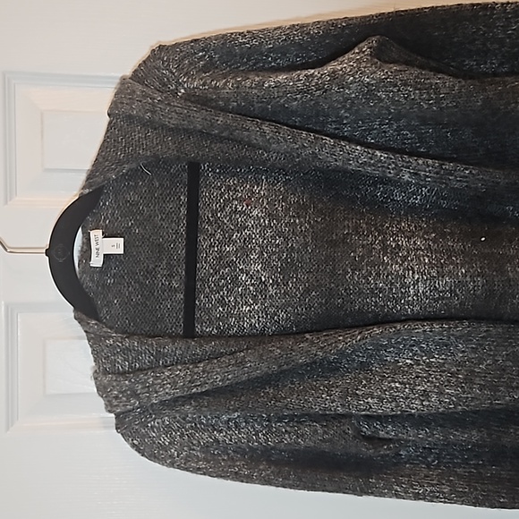 Nine West Womens long sweater open in front gray/black size small - Picture 3 of 3
